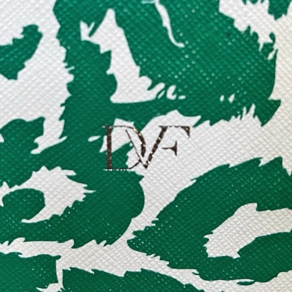 RARE Diane Von Furstenberg DVF Home Green Cheetah Square Coasters w/Box Set of 4 - Picture 5 of 6